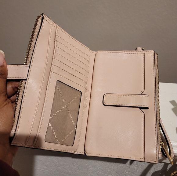 Michael kors purse and wristlet wallet - Picture 4 of 10